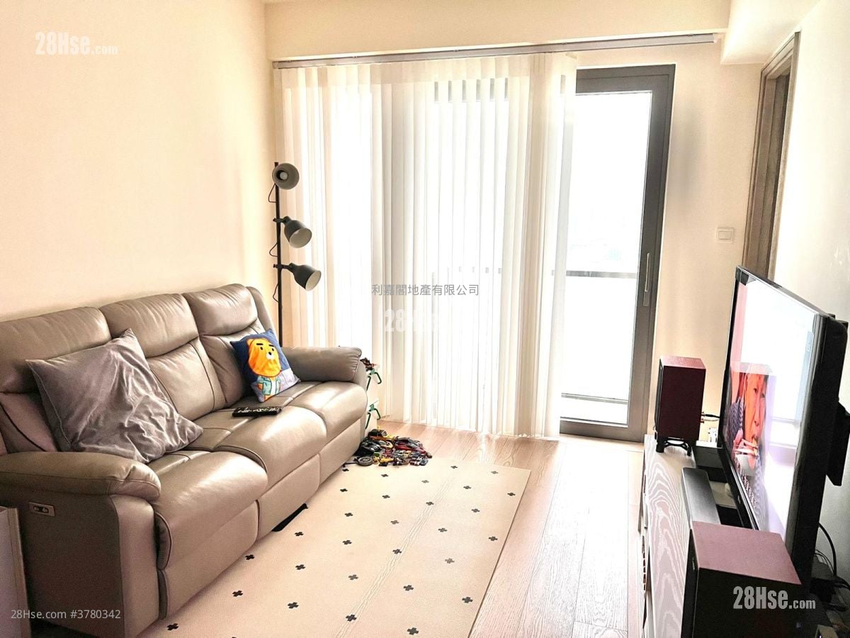 Sea To Sky Sell 786 ft²