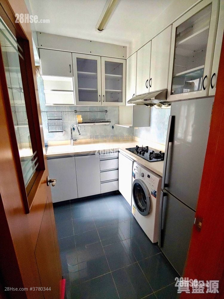 Greenview Court Sell 2 Bedrooms 477 ft²