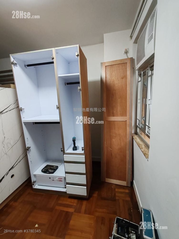 Tin Man Court Sell Studio , 1 Bathroom 284 ft²