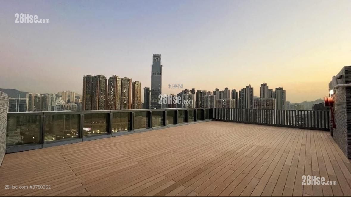 Tsuen Wan International Centre Sell 900 ft²