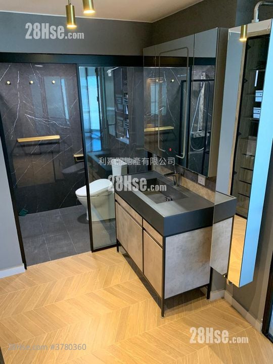 御龙居 售盘 4 房 , 3 浴室 1,591 平方尺