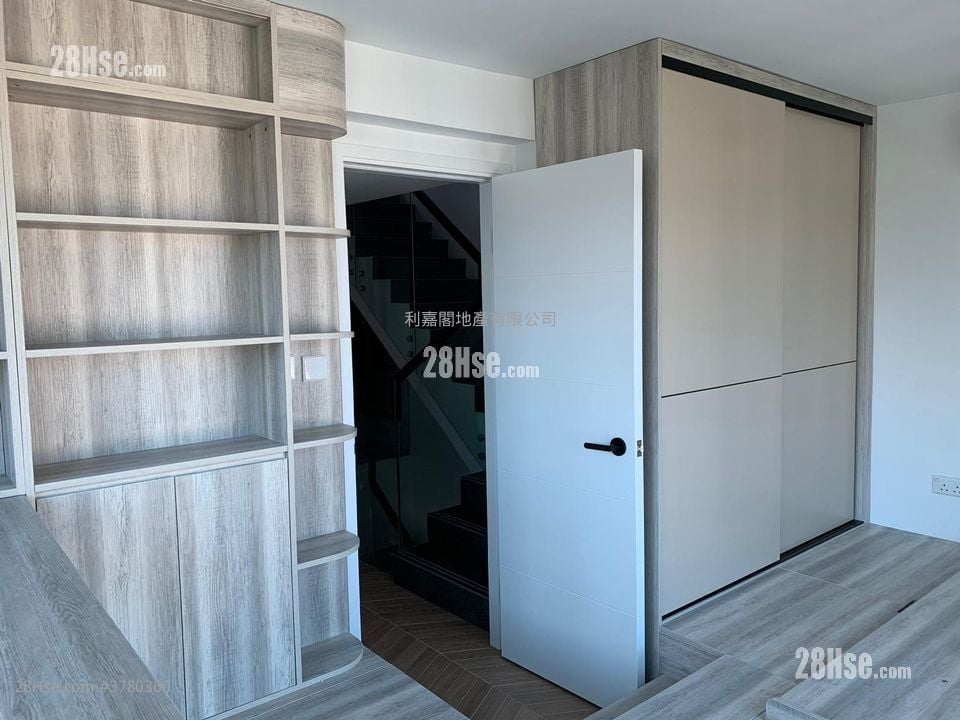 御龙居 售盘 4 房 , 3 浴室 1,591 平方尺