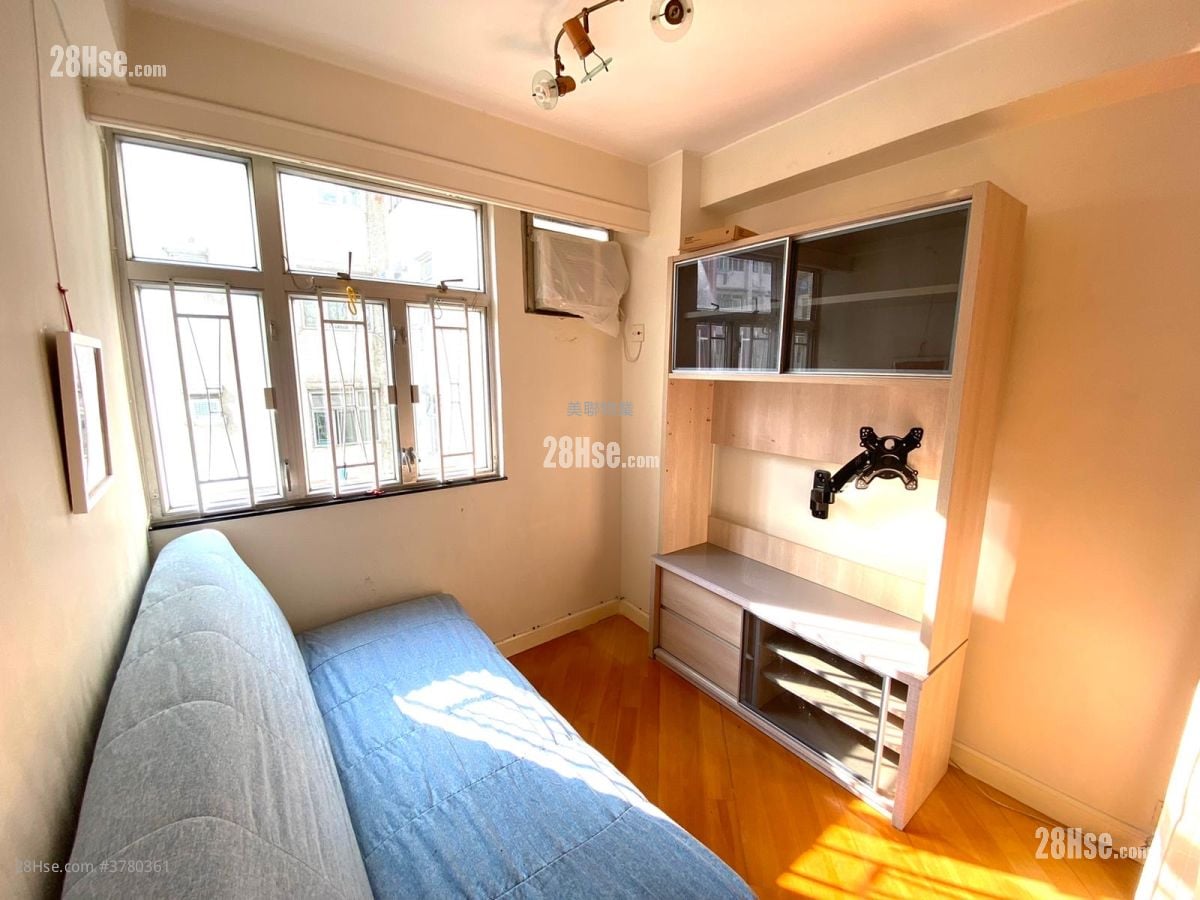 Sunshine Plaza Sell 2 Bedrooms , 1 Bathroom 356 ft²