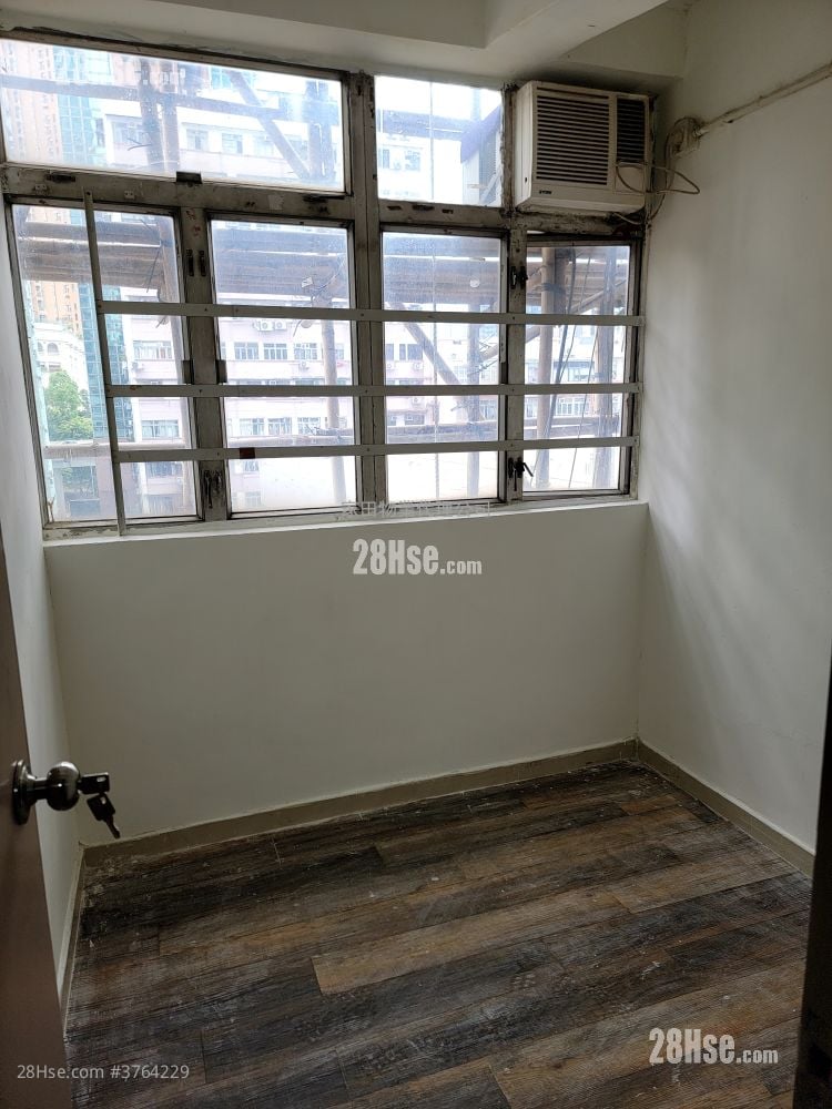 唐楼 租盘 2 房 , 1 浴室 280 平方尺