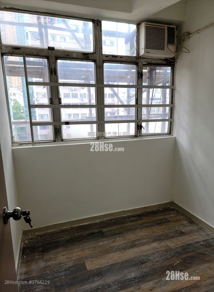 唐楼 租盘 2 房 , 1 浴室 280 平方尺