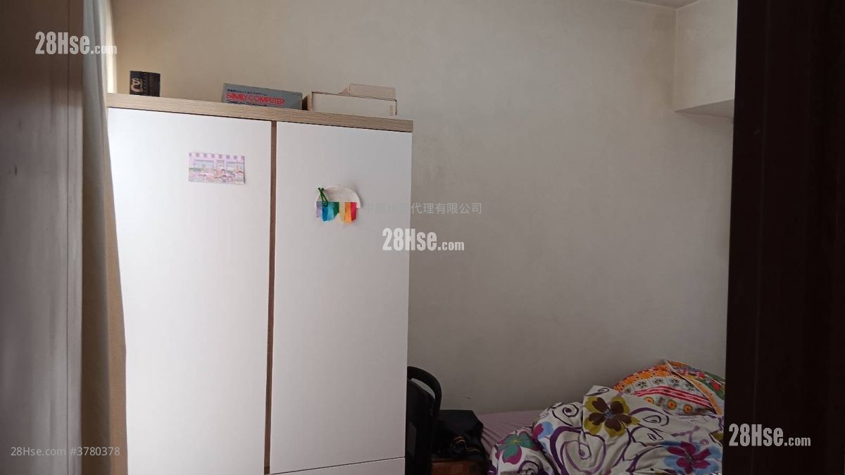 Southern Lodge Sell 2 Bedrooms 517 ft²