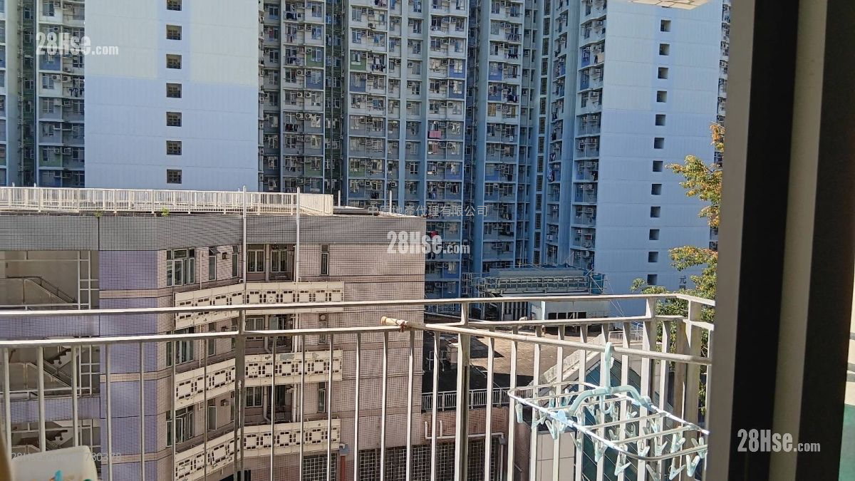 Southern Lodge Sell 2 Bedrooms 517 ft²