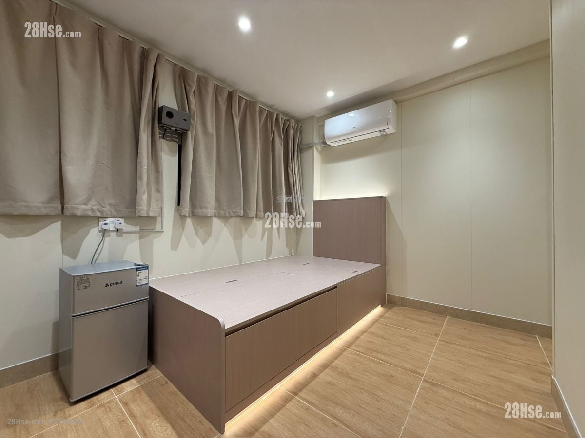 Man Yuen Building Sell 4 Bedrooms , 4 Bathrooms 665 ft²
