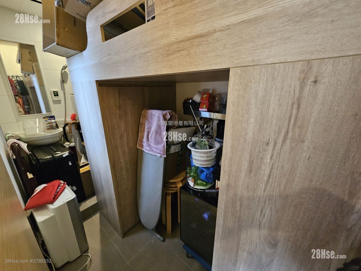 Mantin Heights Rental 3 Bedrooms , 3 Bathrooms 943 ft²