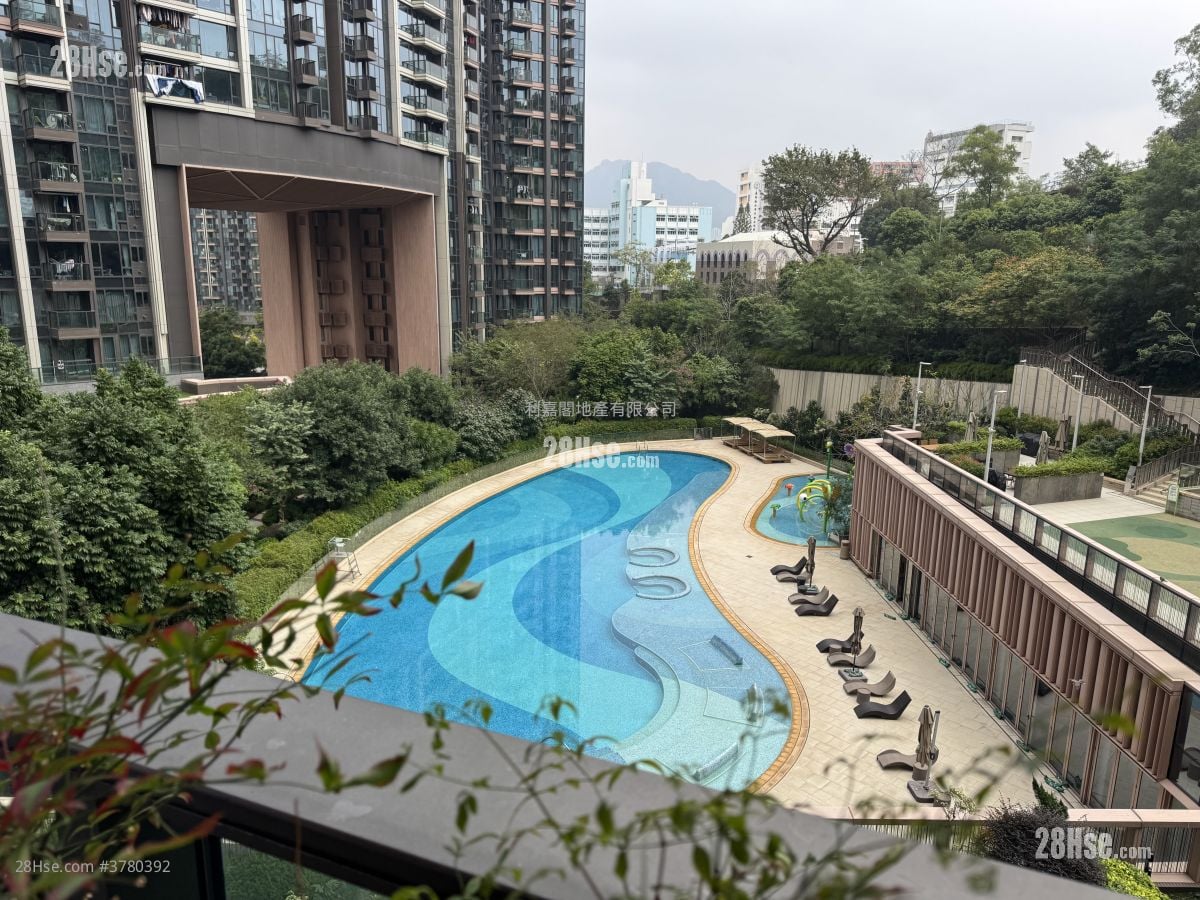 Mantin Heights Rental 3 Bedrooms , 3 Bathrooms 943 ft²