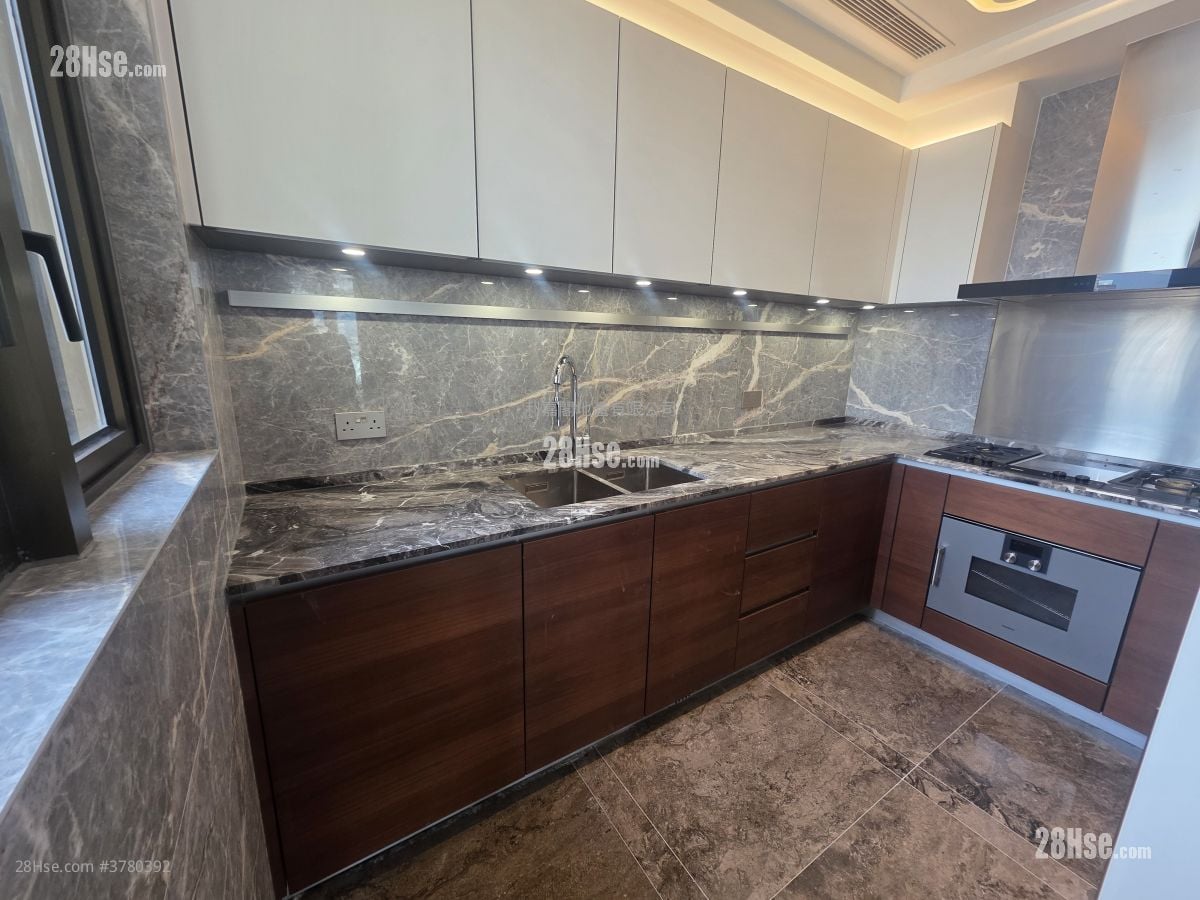 Mantin Heights Rental 3 Bedrooms , 3 Bathrooms 943 ft²