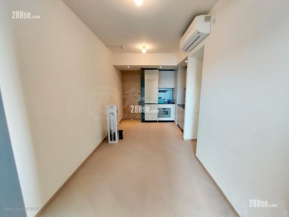 One Victoria Sell 2 Bedrooms 445 ft²