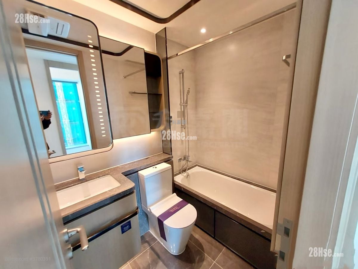 One Victoria Sell 2 Bedrooms 445 ft²