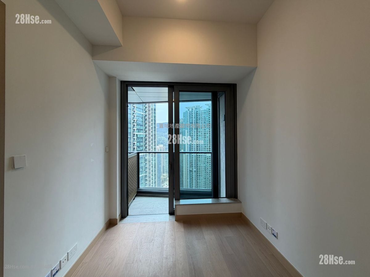 Seasons Place 售盘 1 房 , 1 浴室 322 平方尺