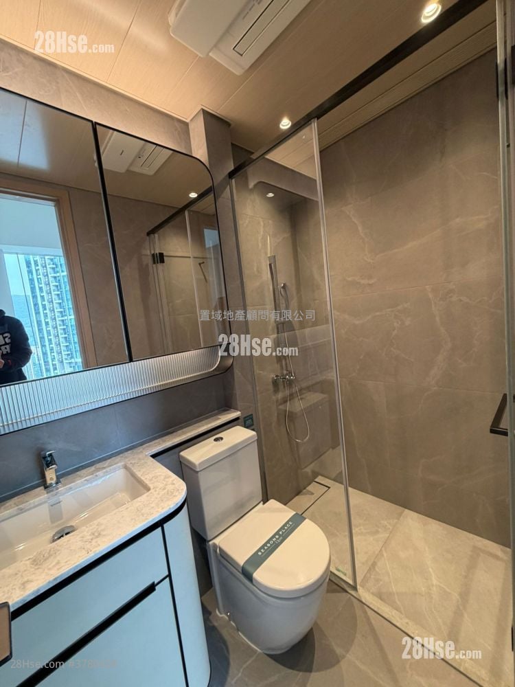 Seasons Place 售盘 1 房 , 1 浴室 322 平方尺