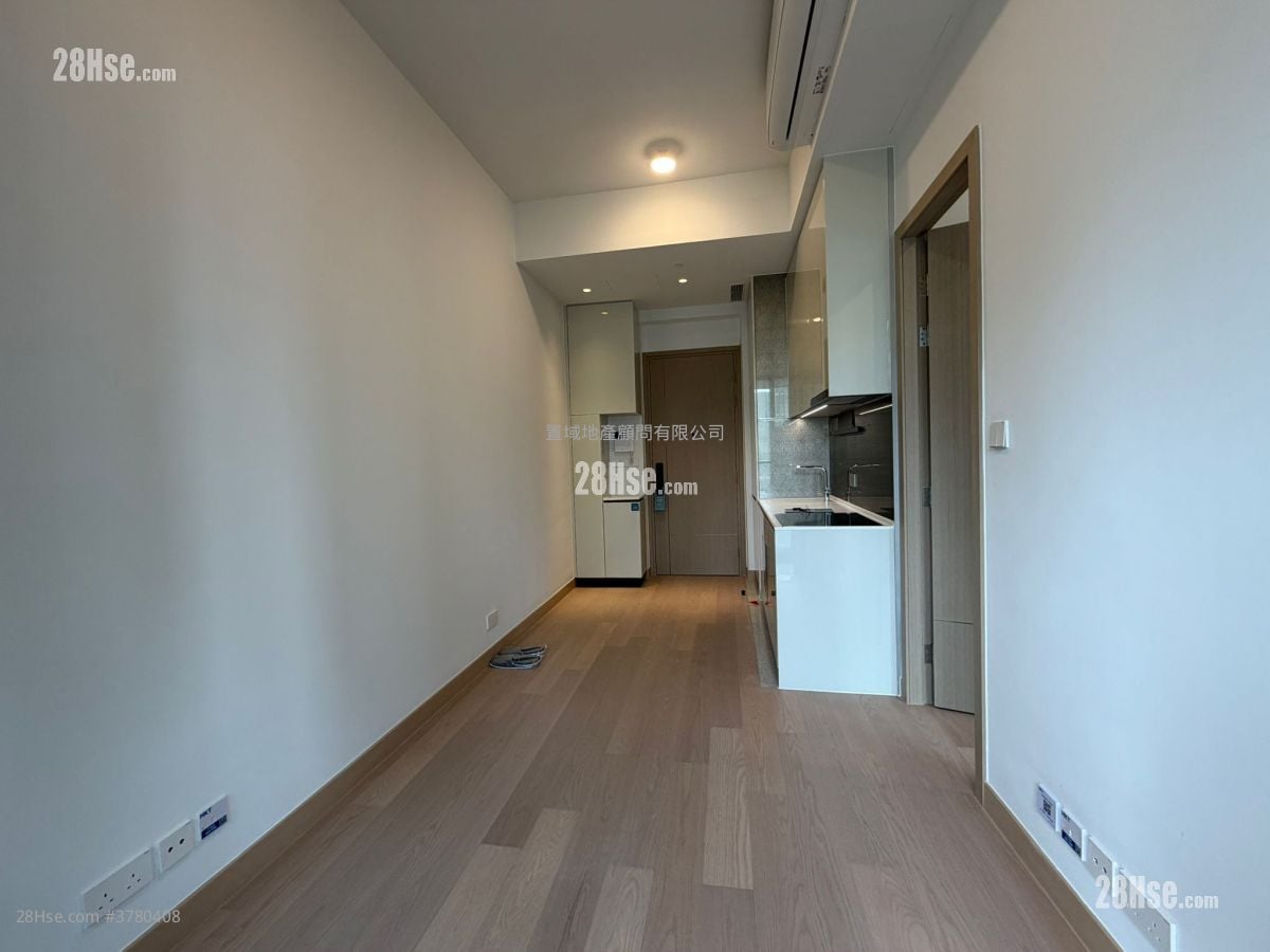 Seasons Place 售盘 1 房 , 1 浴室 322 平方尺