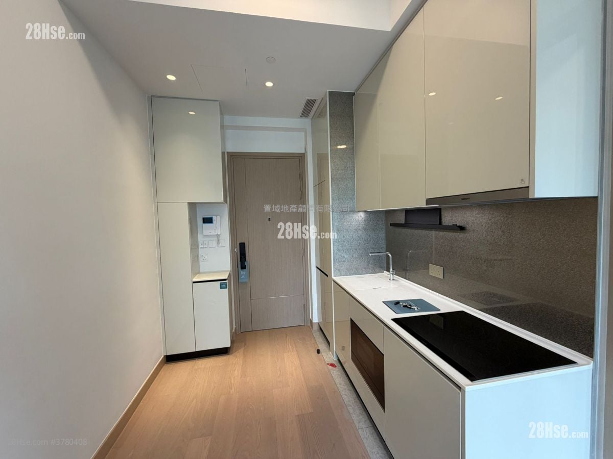 Seasons Place 售盘 1 房 , 1 浴室 322 平方尺