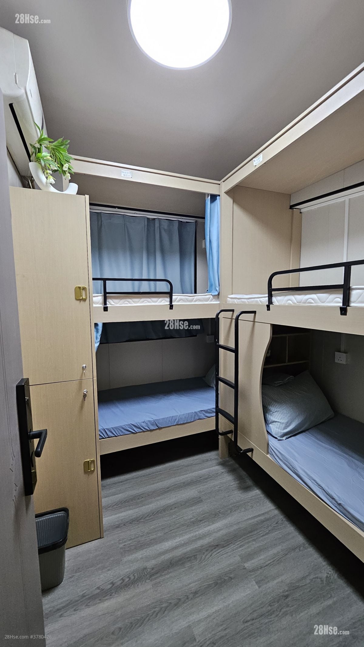 Tung Hing Building Rental 100 ft²