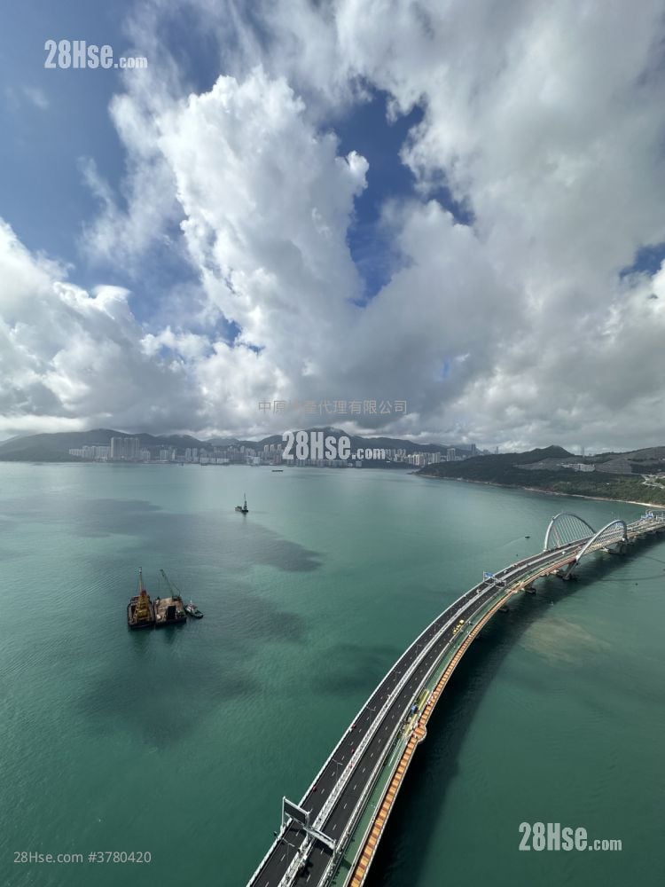 Lp10 Sell 3 Bedrooms , 3 Bathrooms 921 ft²