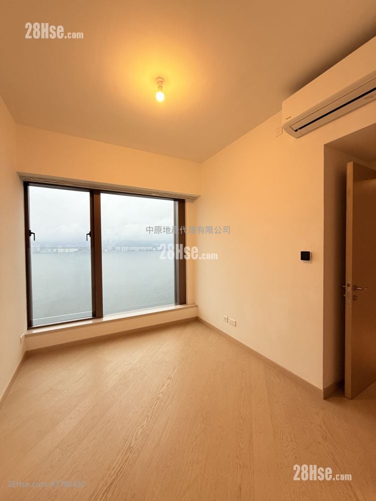 Lp10 Sell 3 Bedrooms , 3 Bathrooms 921 ft²