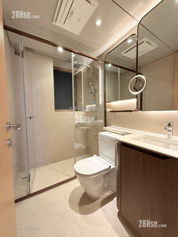 Lp10 Sell 3 Bedrooms , 3 Bathrooms 921 ft²