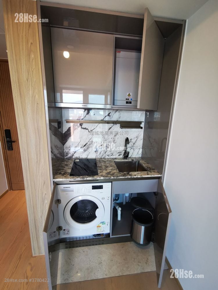 Topside Residence Rental 2 Bedrooms , 1 Bathroom 385 ft²