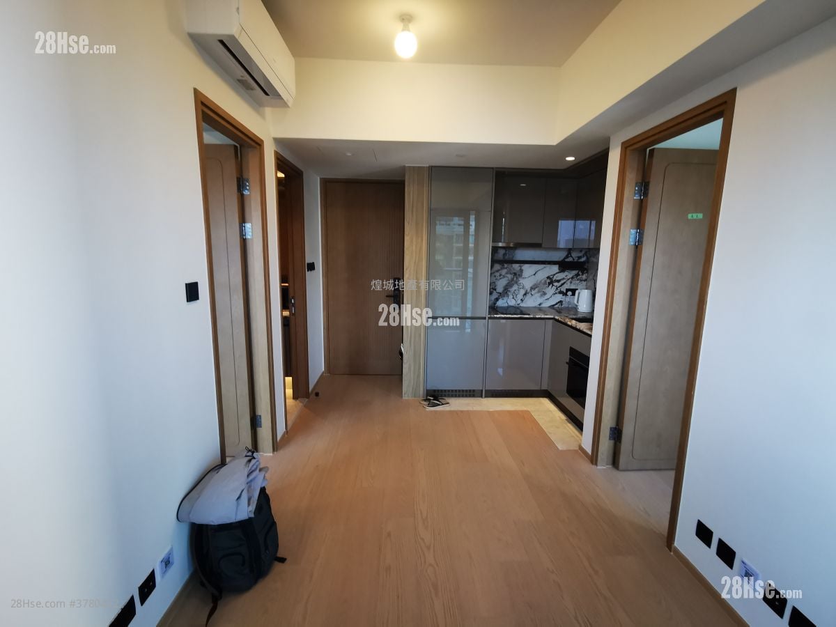 Topside Residence Rental 2 Bedrooms , 1 Bathroom 385 ft²