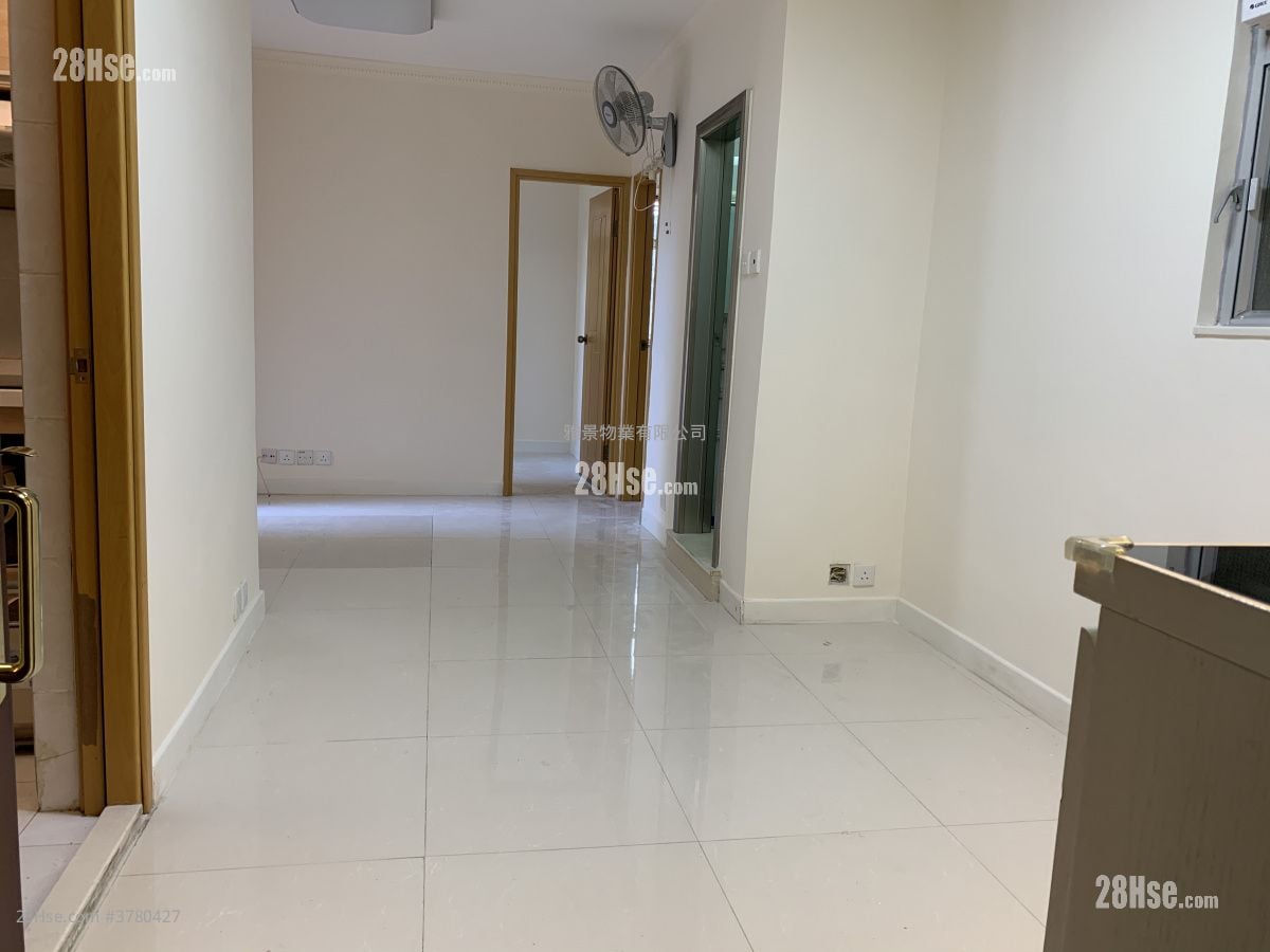 Healthy Gardens Sell 2 Bedrooms , 1 Bathroom 446 ft²