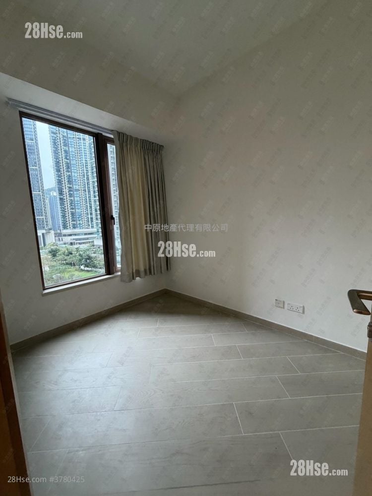 Lp10 Sell 2 Bedrooms , 1 Bathroom 542 ft²
