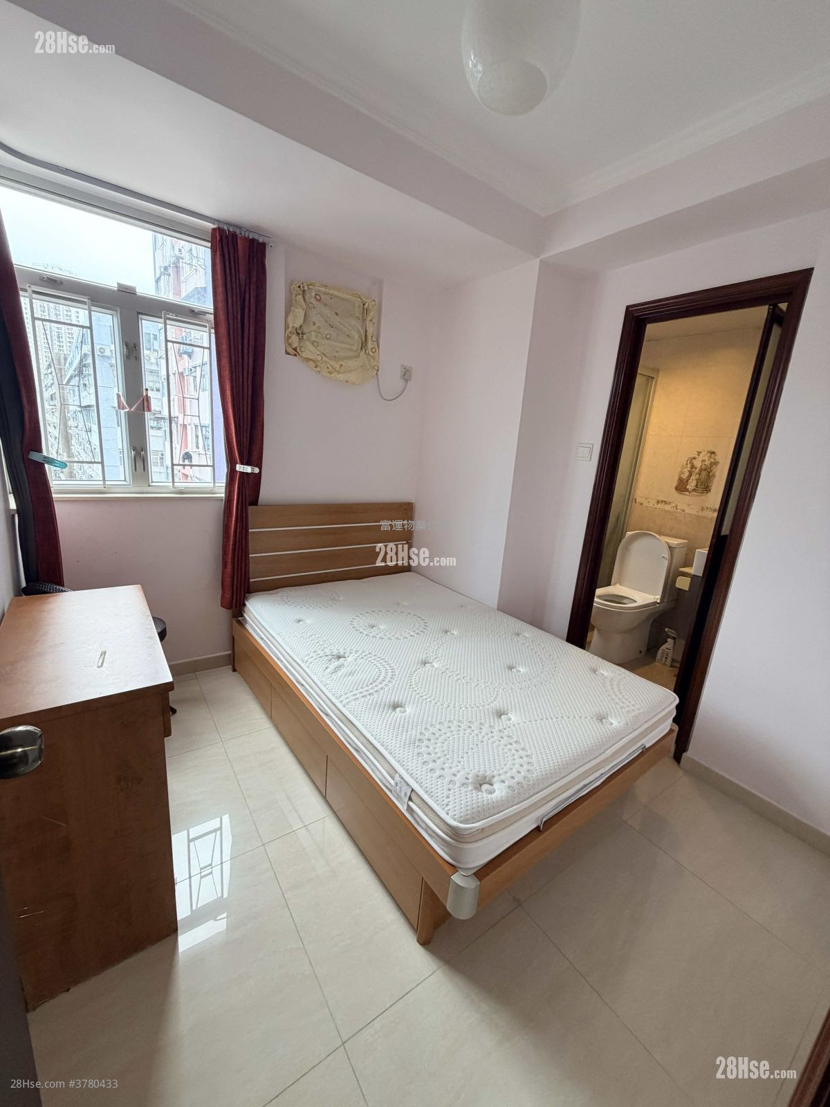 Hunghom Rental 3 Bedrooms , 2 Bathrooms 433 ft²