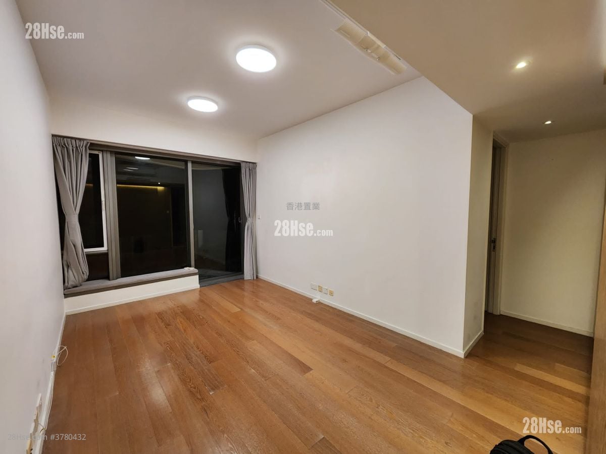 Homantin Hillside Rental 2 Bedrooms , 1 Bathroom 589 ft²