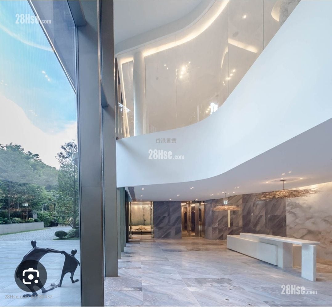 Homantin Hillside Rental 2 Bedrooms , 1 Bathroom 589 ft²