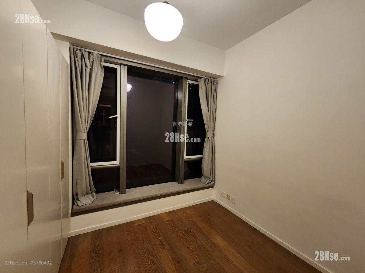 Homantin Hillside Rental 2 Bedrooms , 1 Bathroom 589 ft²