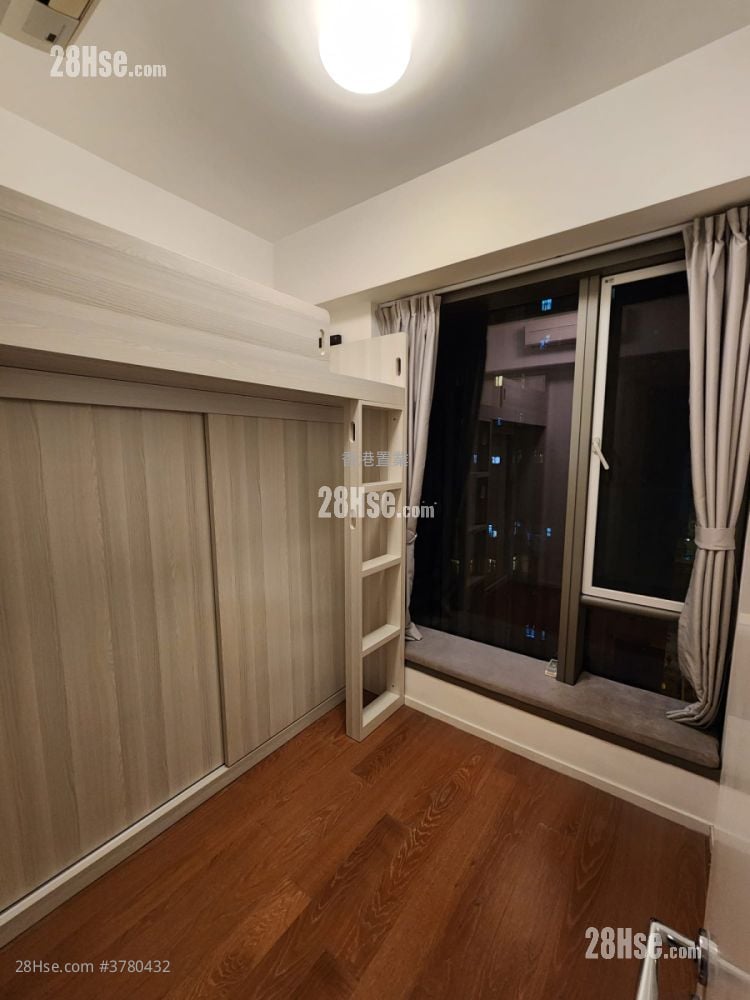 Homantin Hillside Rental 2 Bedrooms , 1 Bathroom 589 ft²