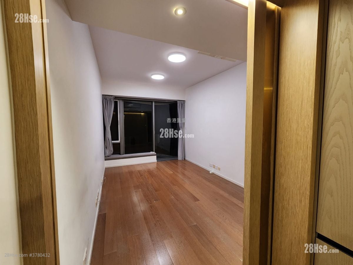 Homantin Hillside Rental 2 Bedrooms , 1 Bathroom 589 ft²