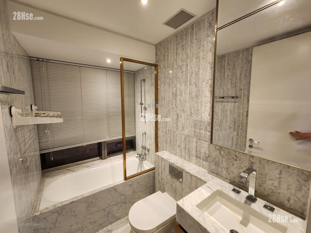 Homantin Hillside Rental 2 Bedrooms , 1 Bathroom 589 ft²