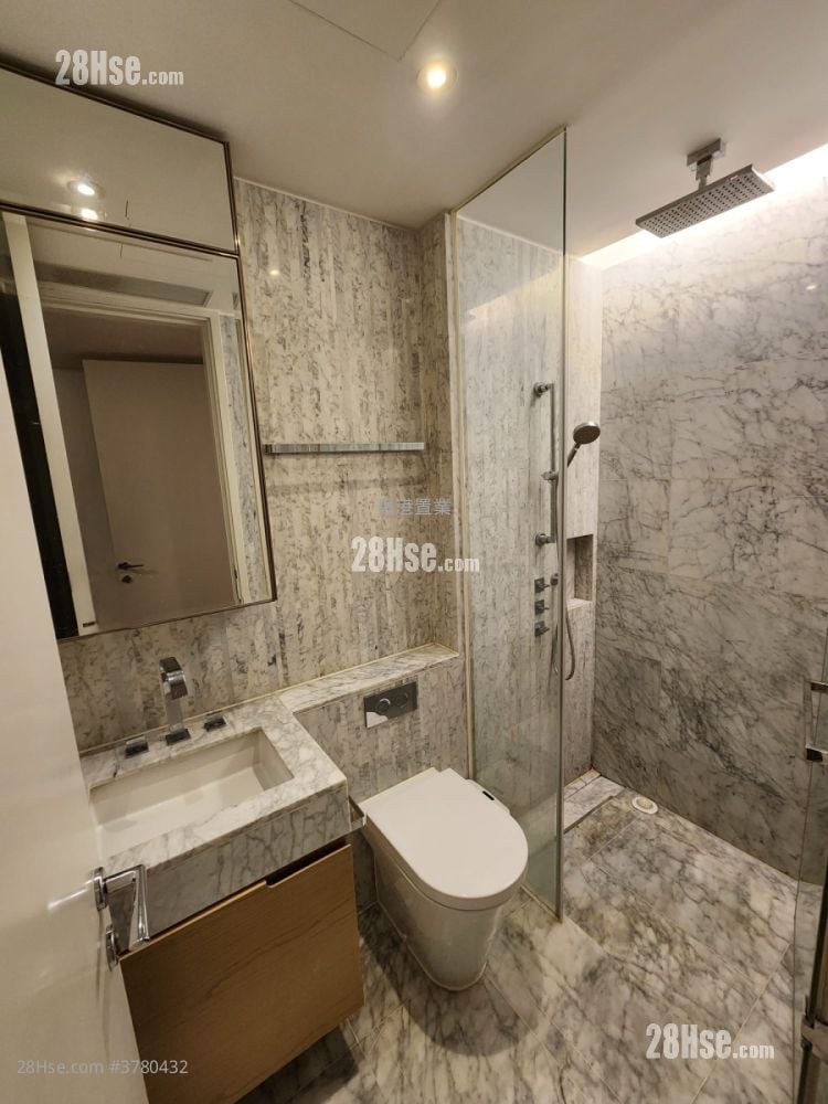 Homantin Hillside Rental 2 Bedrooms , 1 Bathroom 589 ft²