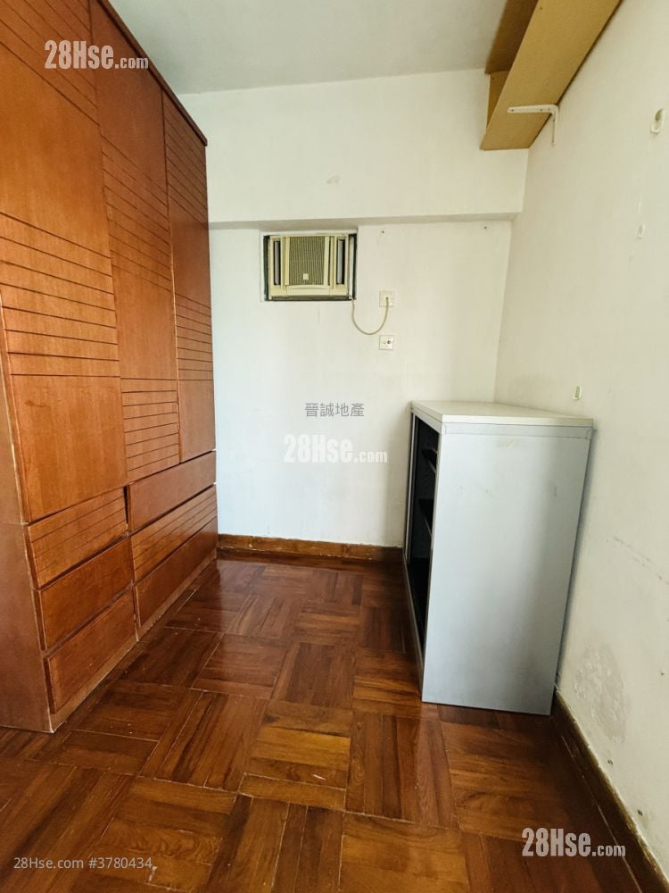 Sea Crest Villa Sell 2 Bedrooms , 1 Bathroom 454 ft²