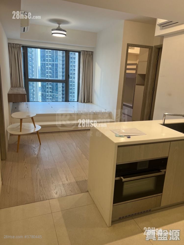 Sea To Sky Rental 2 Bedrooms , 1 Bathroom 468 ft²