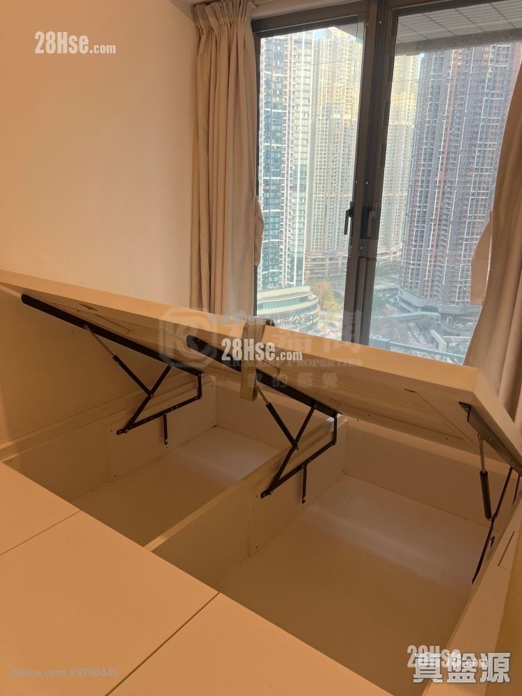 Sea To Sky Rental 2 Bedrooms , 1 Bathroom 468 ft²