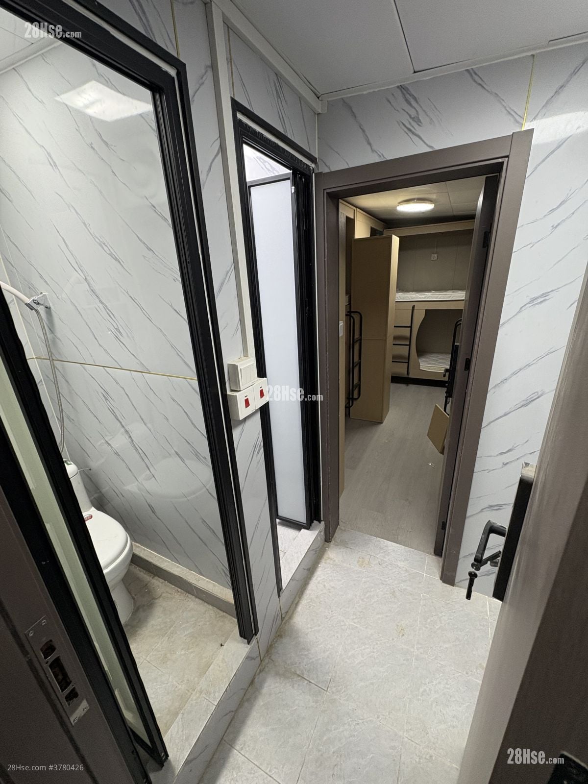 Tung Hing Building Rental 100 ft²