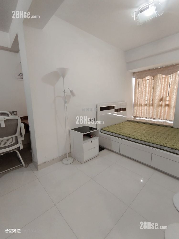 Lido Garden Rental 2 Bedrooms , 2 Bathrooms 617 ft²