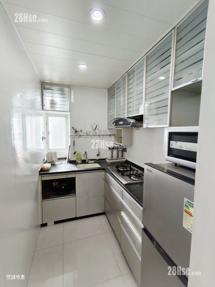 Lido Garden Rental 2 Bedrooms , 2 Bathrooms 617 ft²