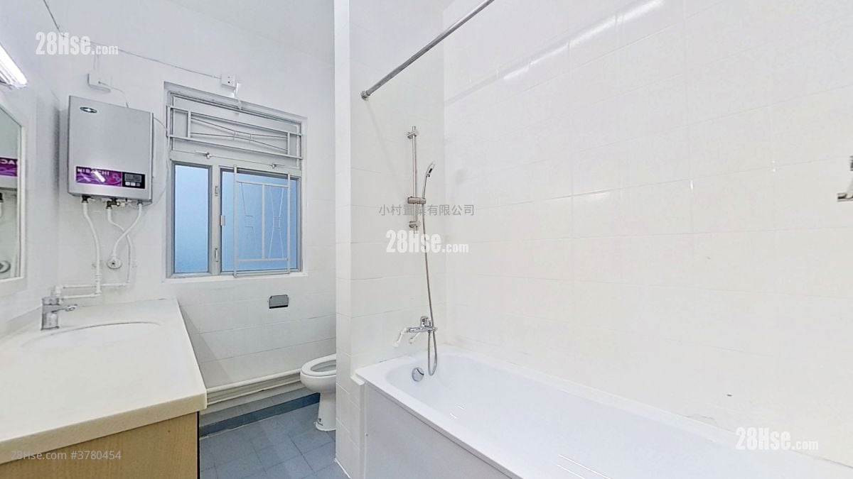 master room: 89-91 Broadcast Drive Rental 3 Bedrooms , 2 Bathrooms 2,312 ft²