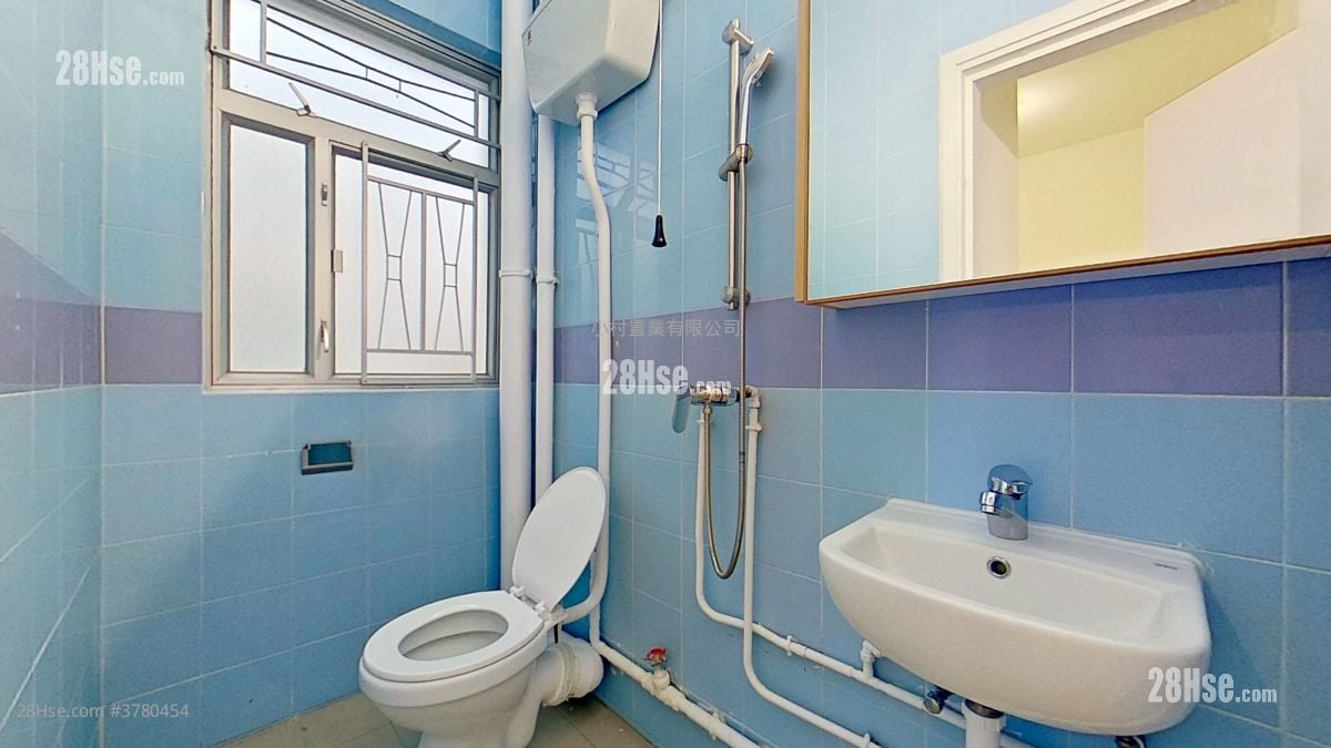 servant’s room: 89-91 Broadcast Drive Rental 3 Bedrooms , 2 Bathrooms 2,312 ft²