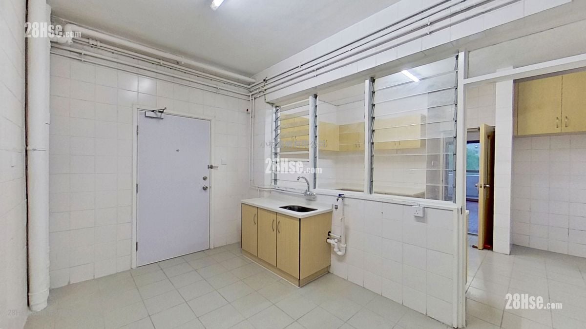 kitchen: 89-91 Broadcast Drive Rental 3 Bedrooms , 2 Bathrooms 2,312 ft²