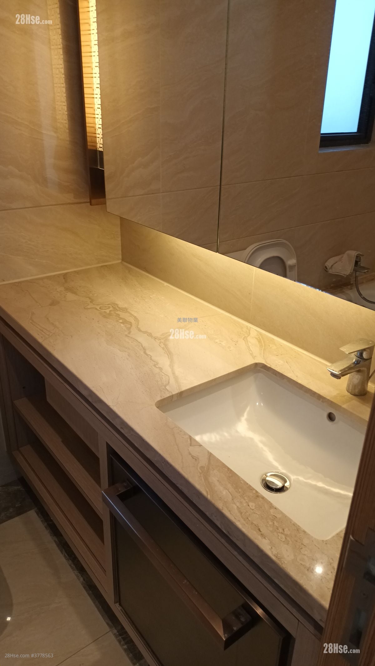 天寰 租盘 3 房 , 2 浴室 640 平方尺