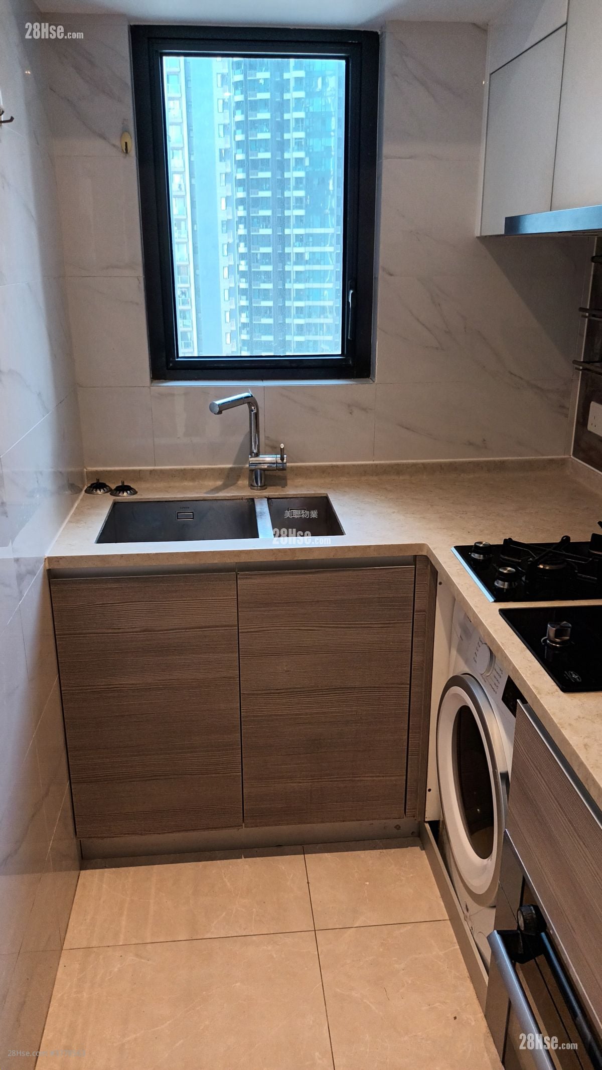 天寰 租盘 3 房 , 2 浴室 640 平方尺