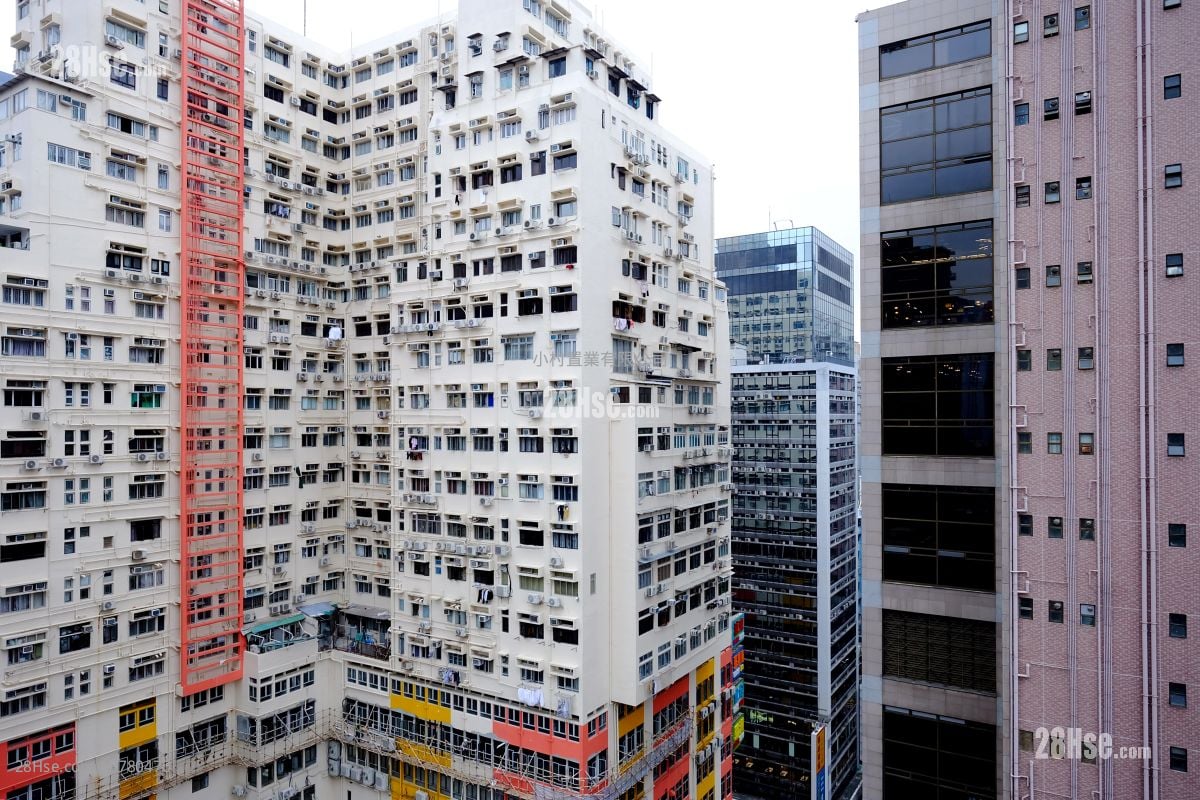 View: Mansun House Sell 2 Bedrooms , 1 Bathroom 294 ft²