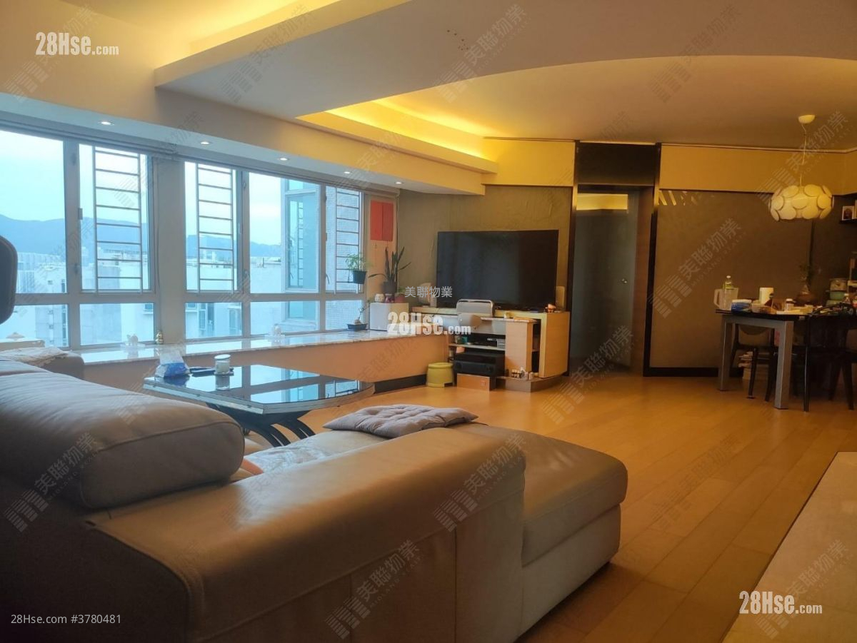 Laguna City Sell 5+ Bedrooms 748 ft²